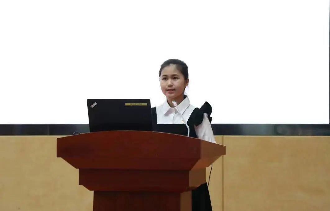 乐玩首页（中国）网页版黄贝贝同学发言