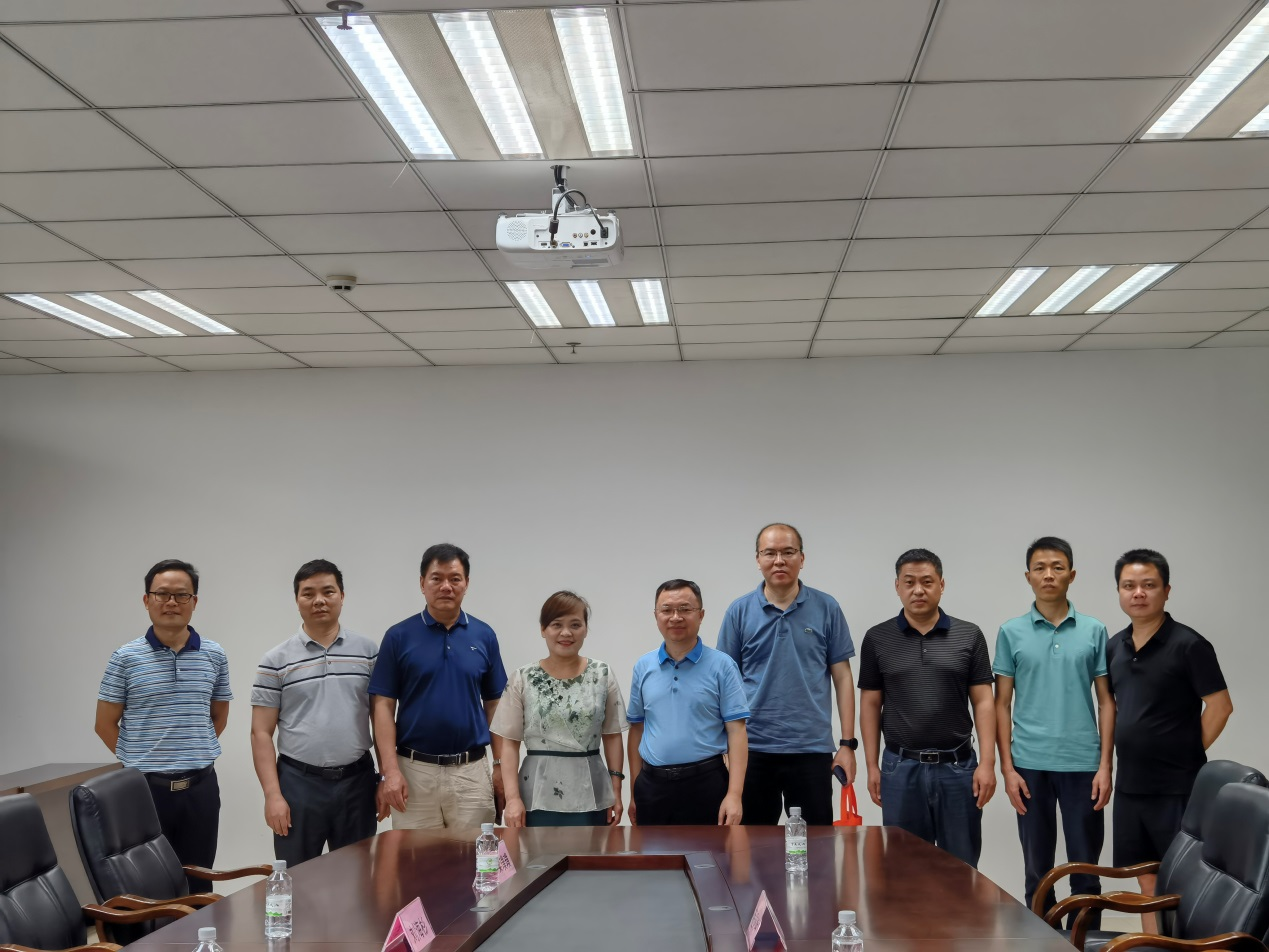 谢东副校长一行与广西壮族自治区乐玩首页（中国）网页版工程质量检测中心领导合影